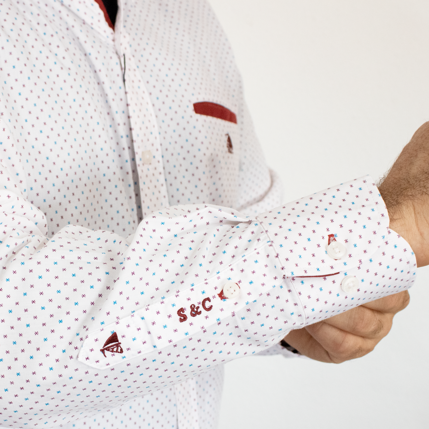 Camisa detalles granate y celeste
