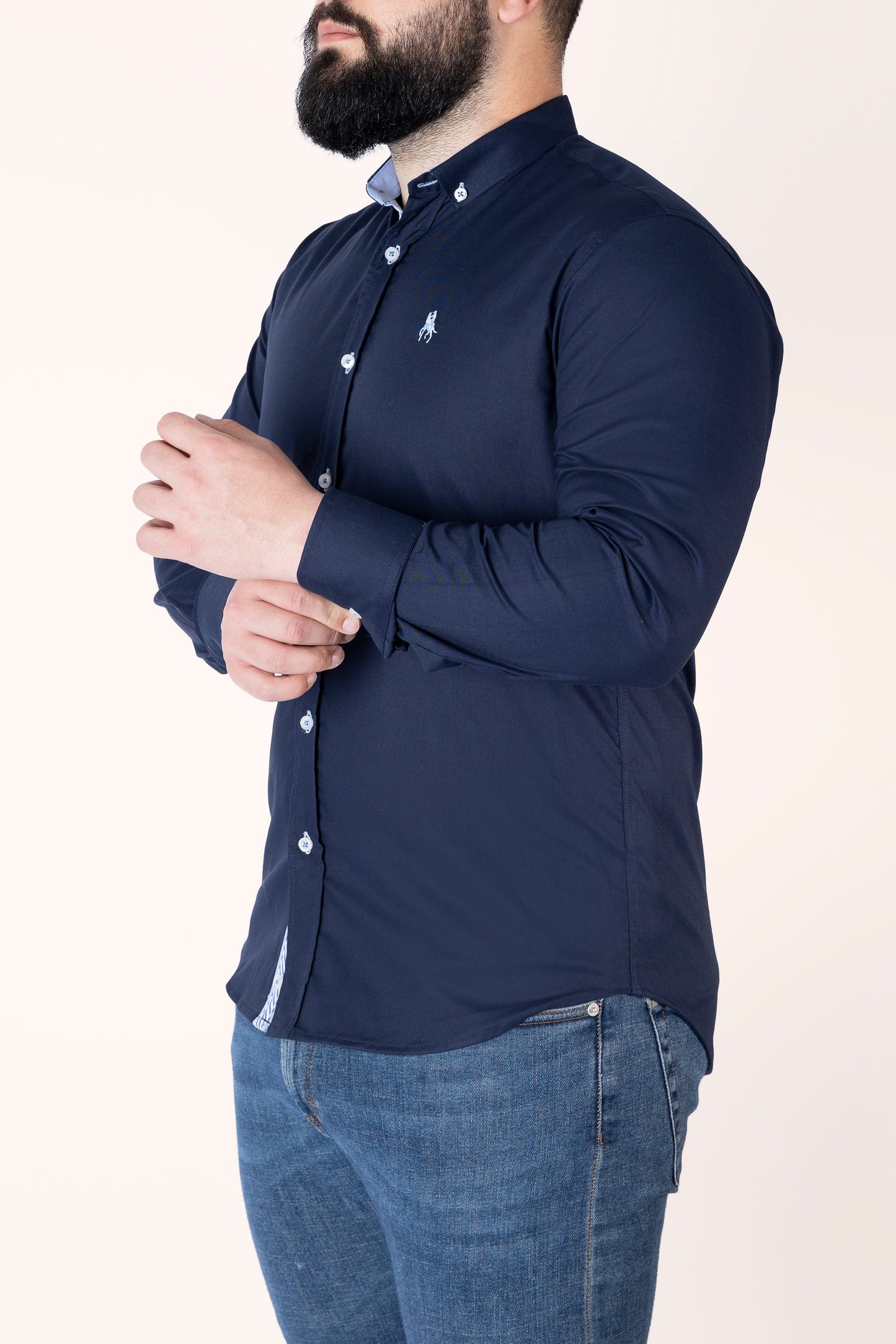 Camisa lisa azul marino