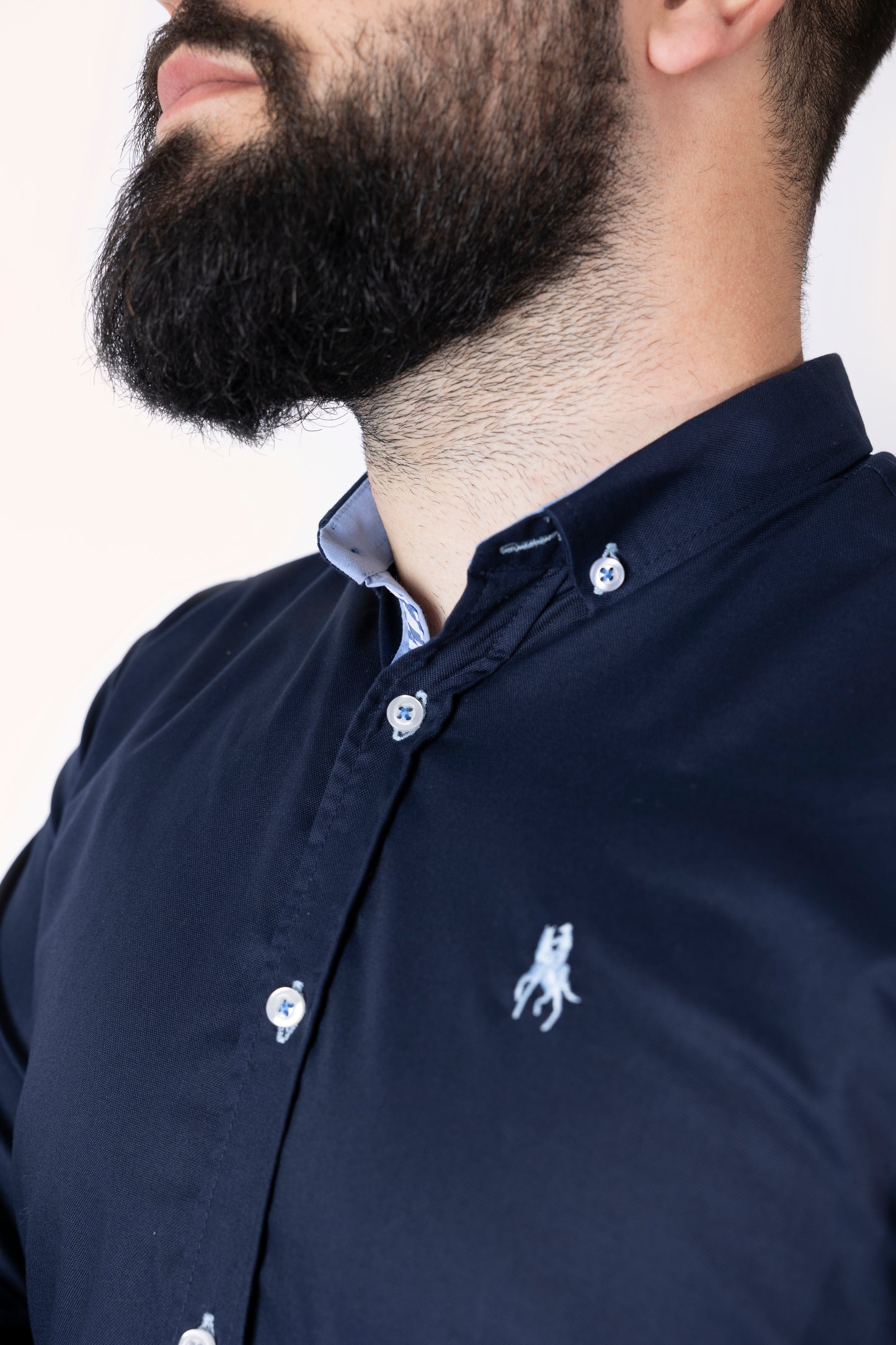 Camisa lisa azul marino