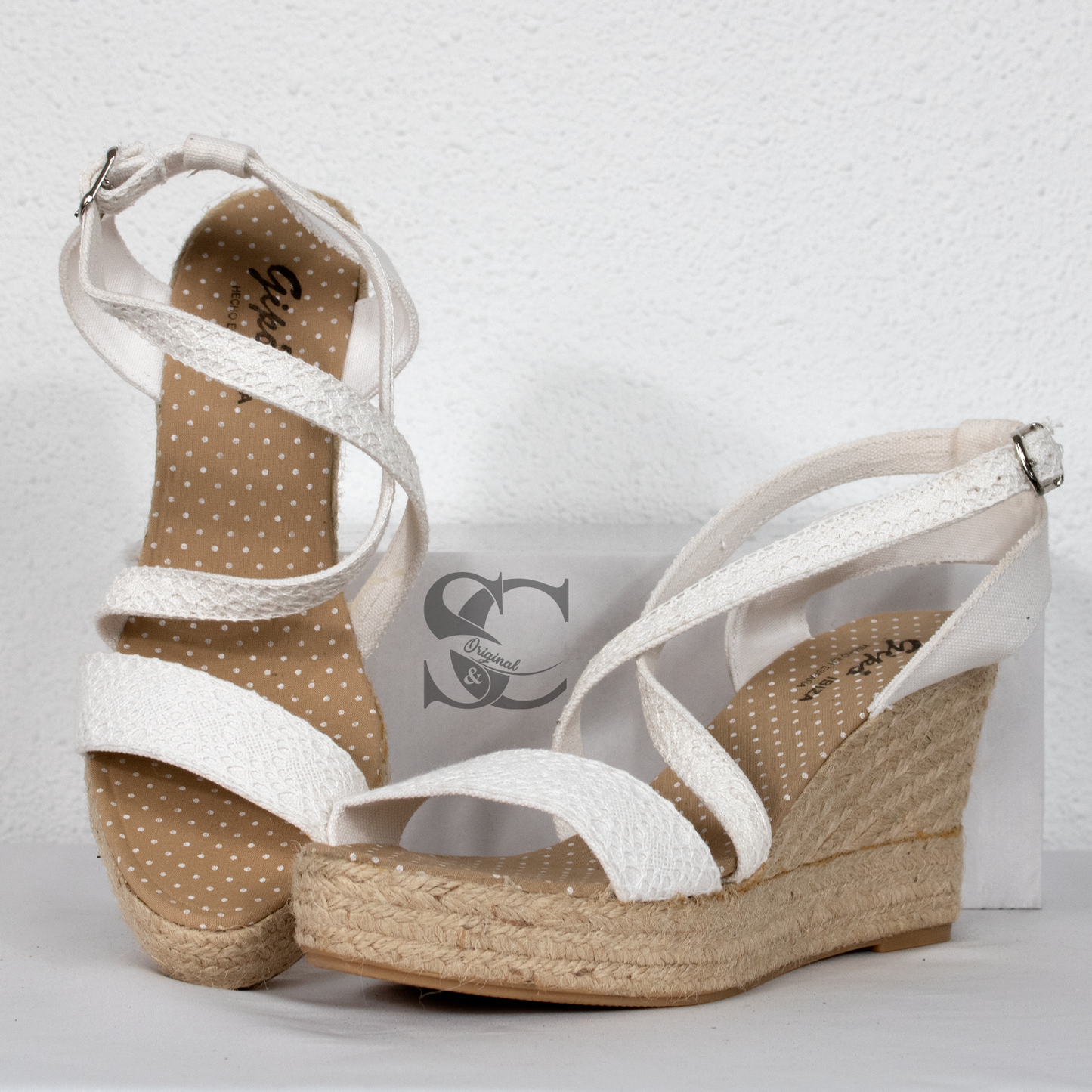Sandalias de cuña colección Ibiza con detalle de tiras cruzadas