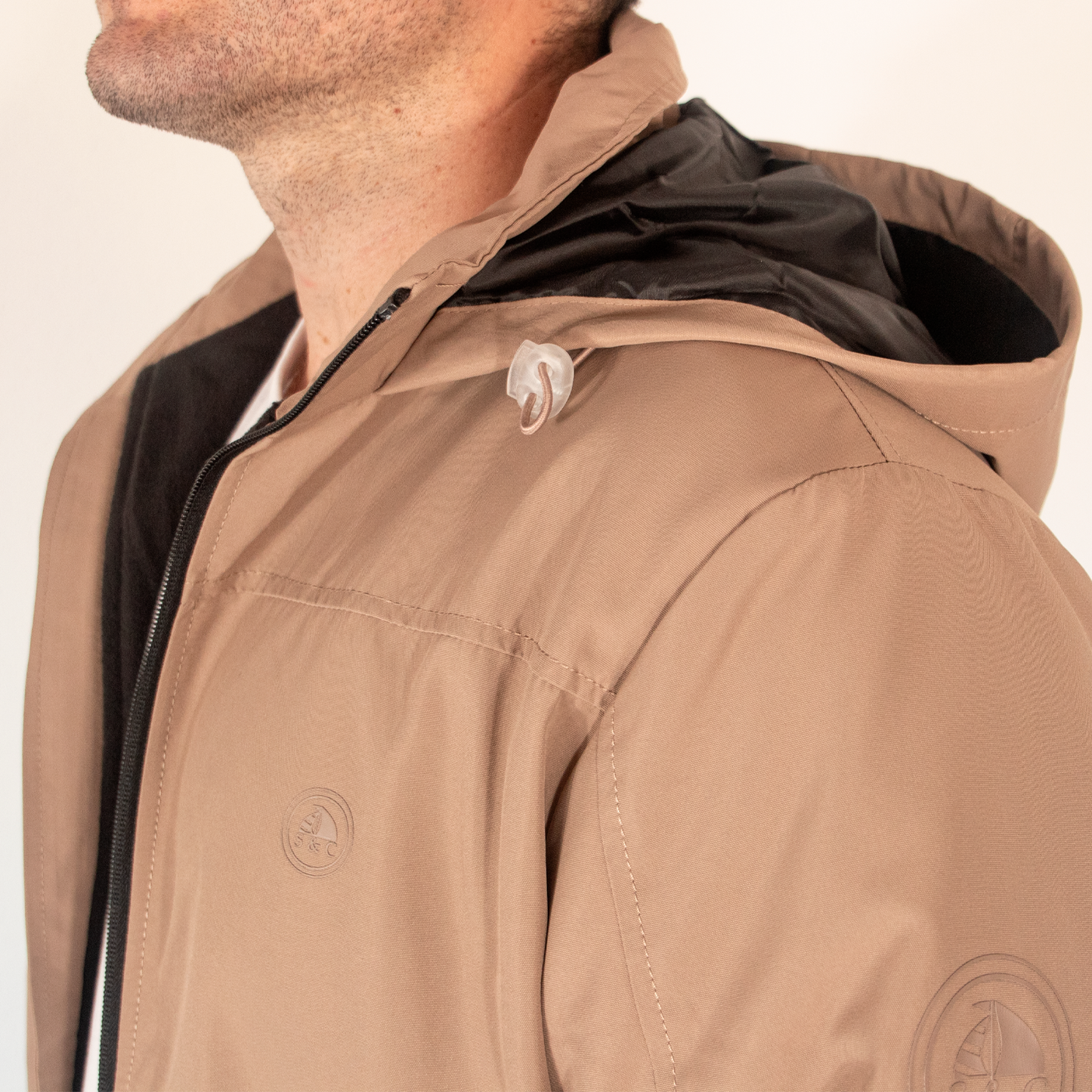 Chaqueta Hombre Marrón Con Capucha