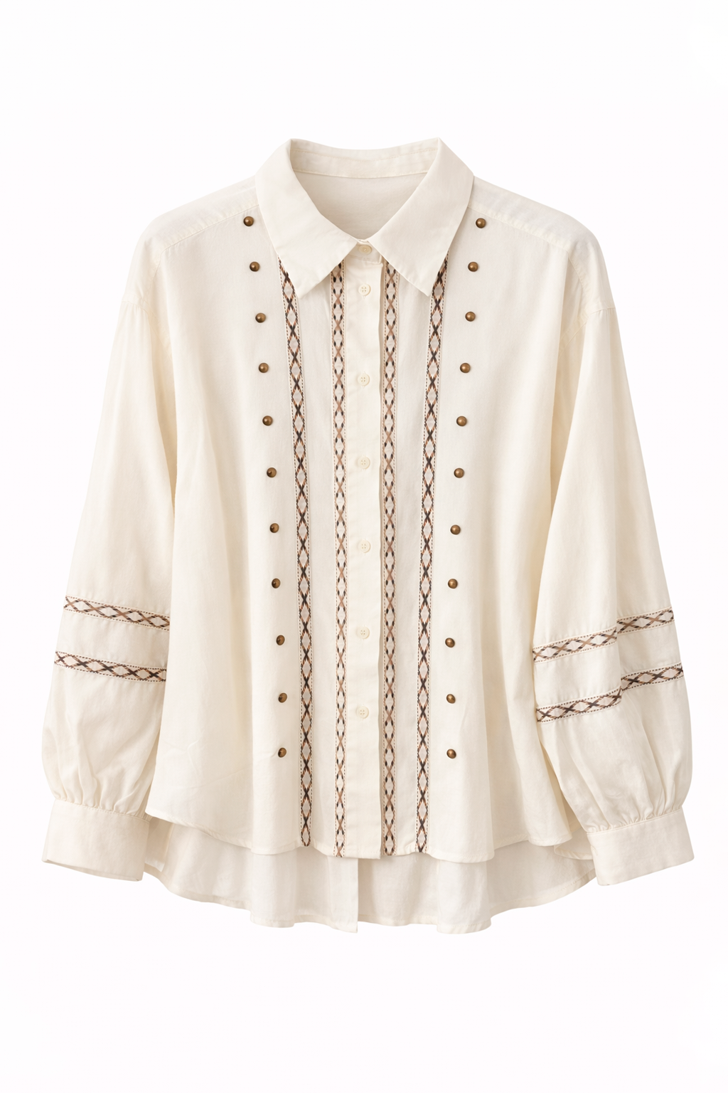 Blusa beige con detalles bordados
