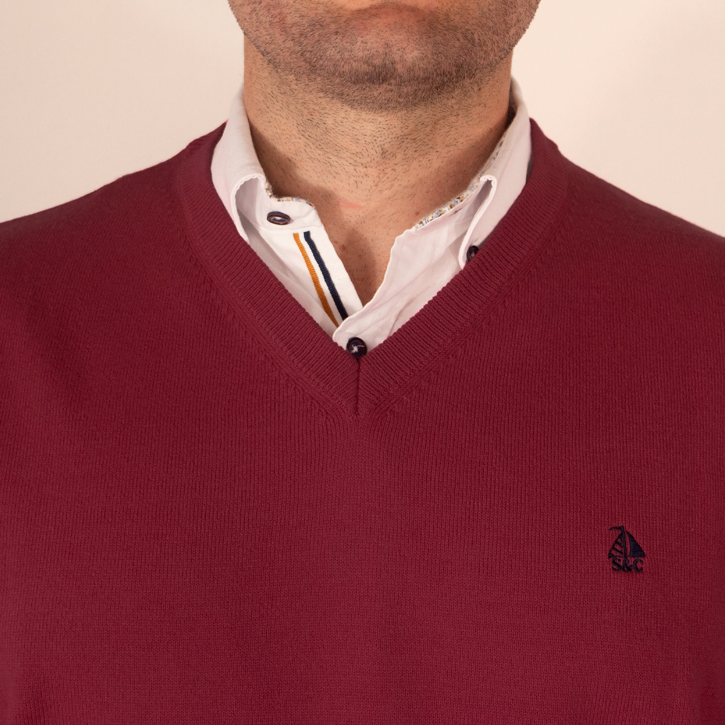Jersey Hombre Cuello Pico Burdeos