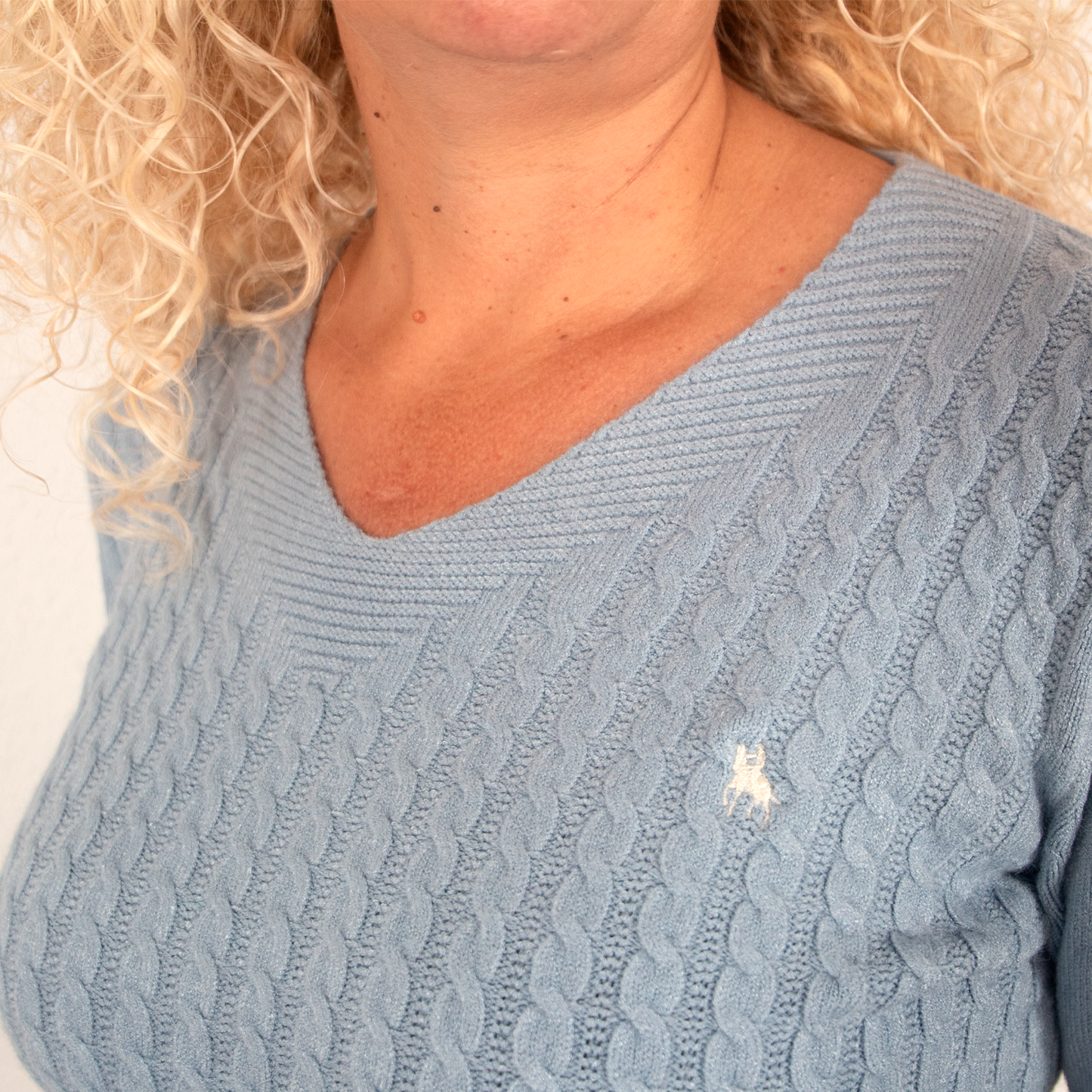 Jersey de Mujer Cuello Pico Trenzado Celeste