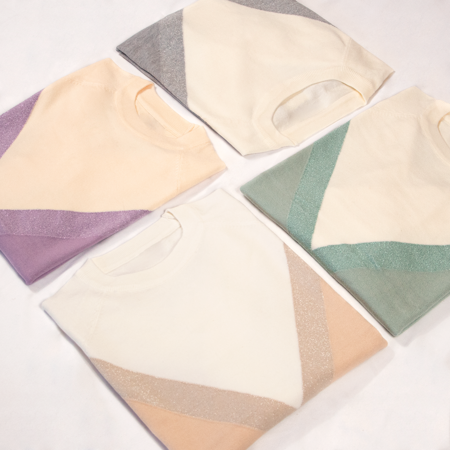Jersey de Mujer Lila con Detalle en Forma de Triángulo