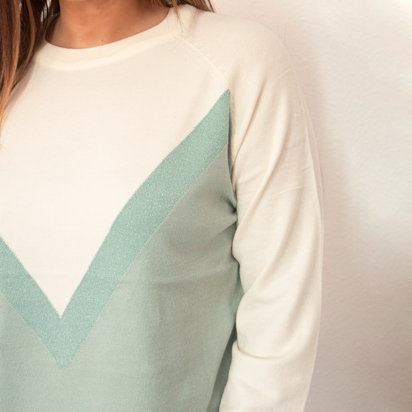 Jersey de Mujer Lila con Detalle en Forma de Triángulo