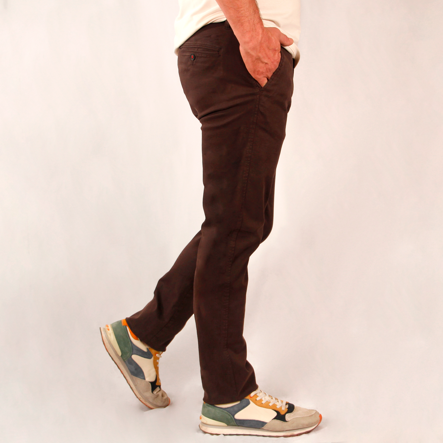 Pantalón chino Marrón