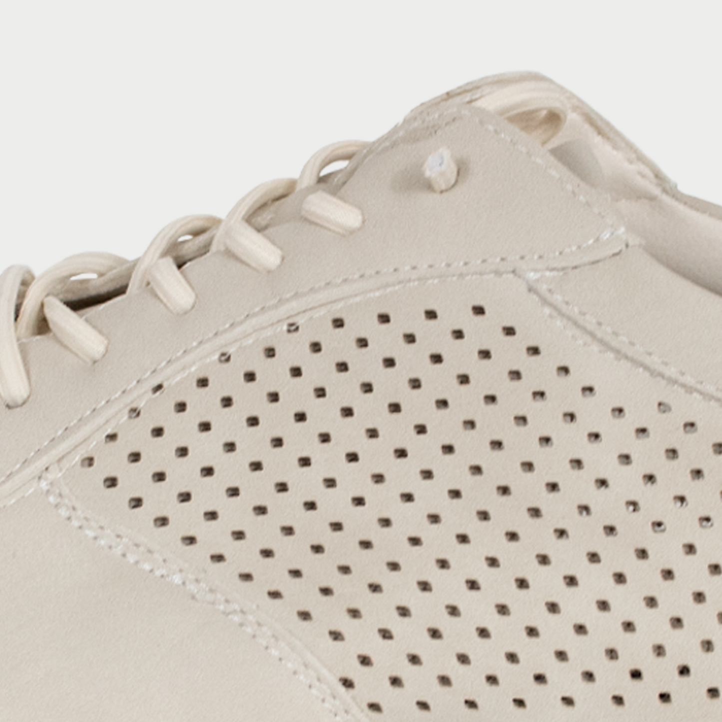 Zapatilla deportiva hombre perforado