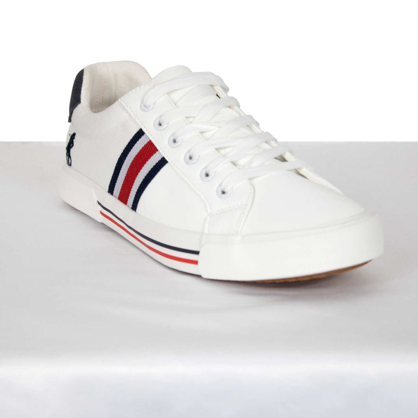 Zapatilla ligera blanca con azul y rojo