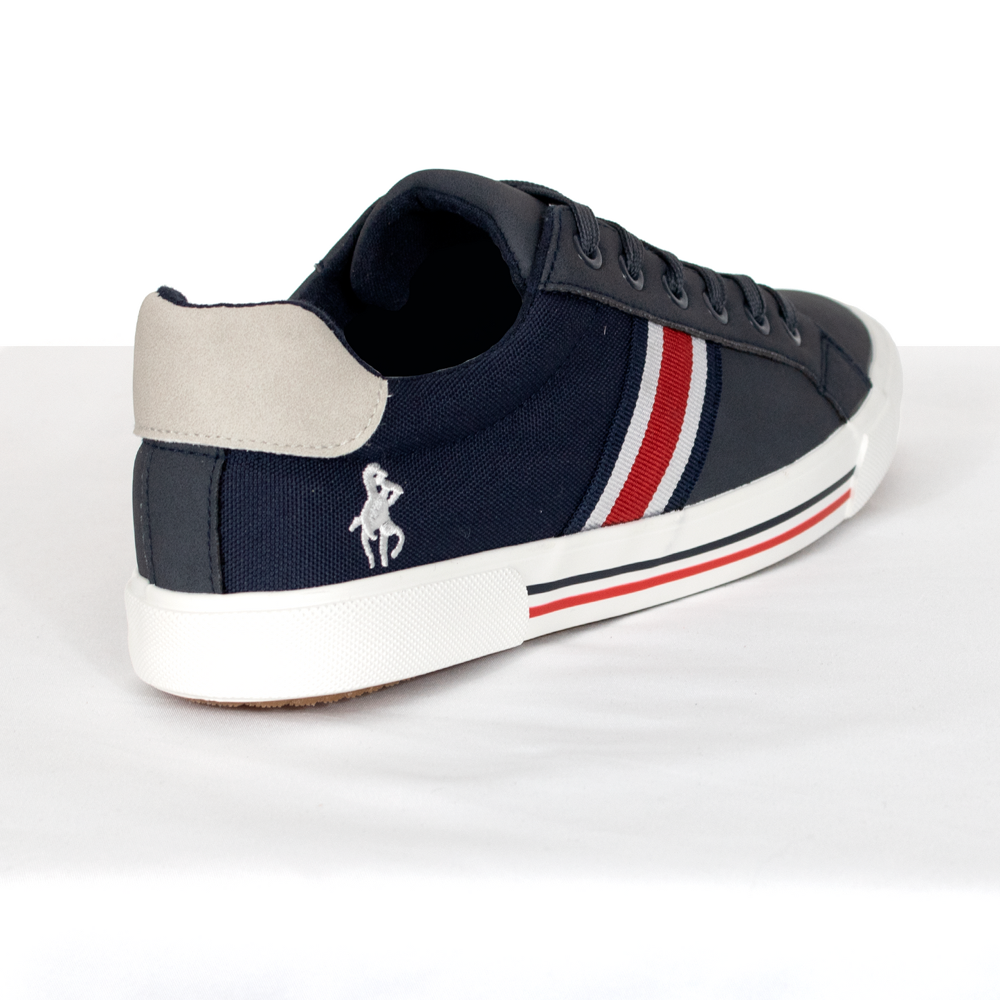 Zapatilla ligera marino con blanco y rojo