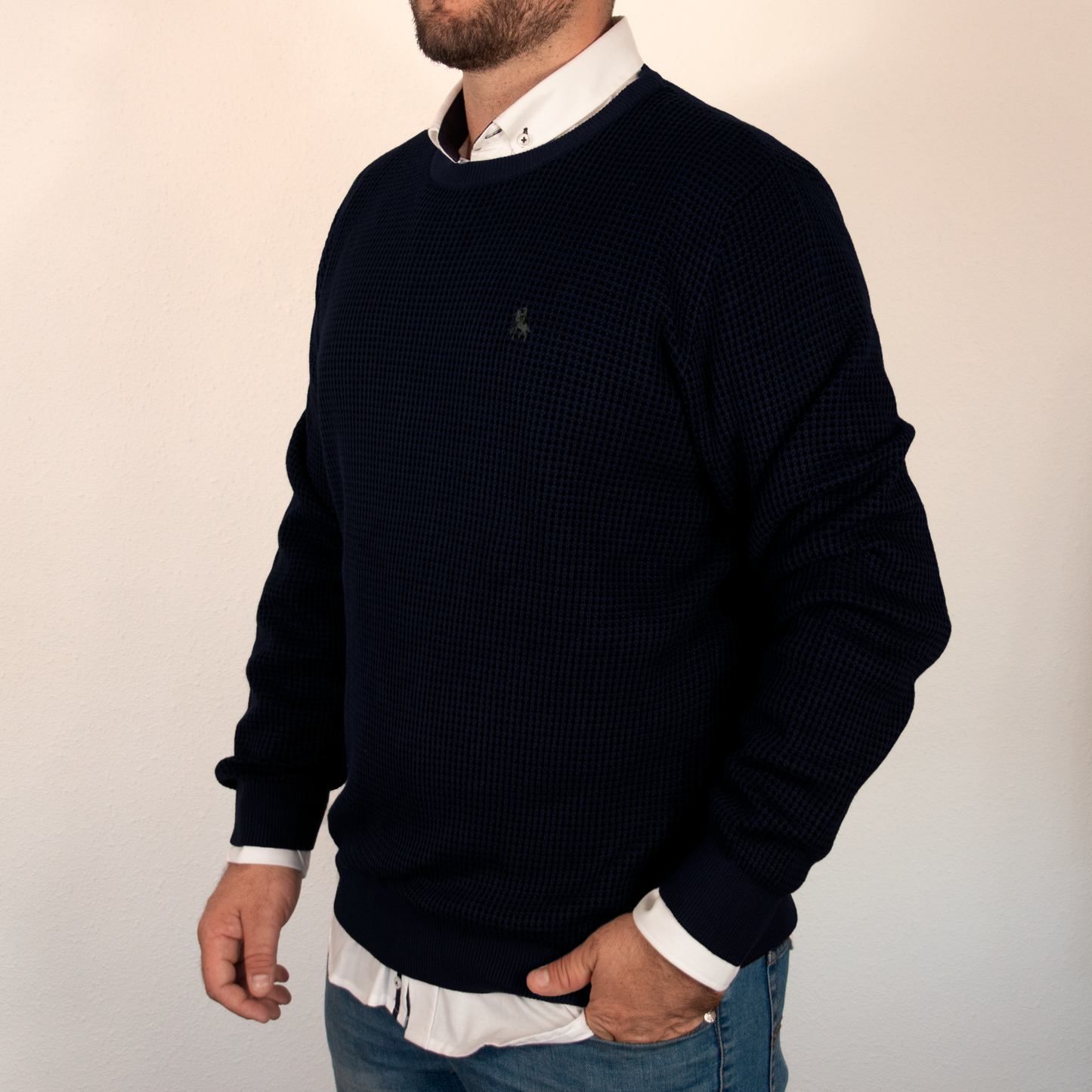 Jersey Hombre Punto Negro con detalles Azules