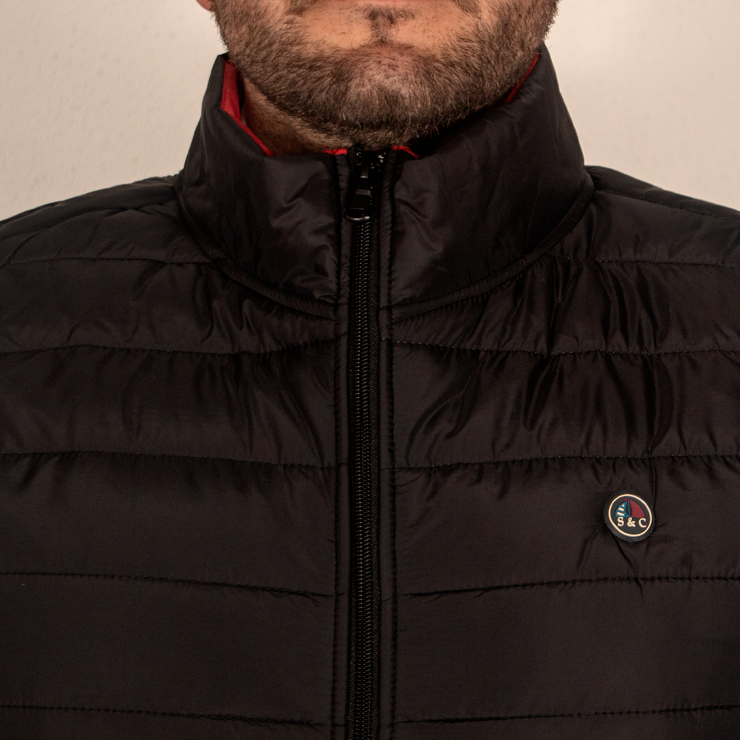 Chaleco Hombre Acolchado Negro Rayas