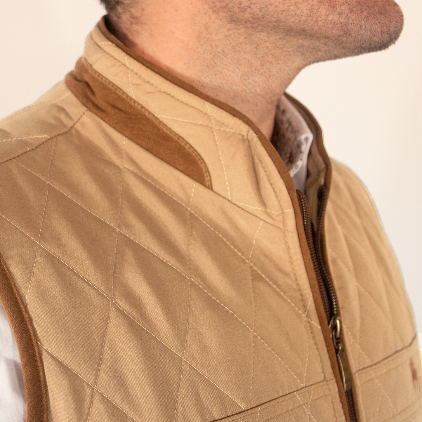 Chaleco modelo rombos Beige