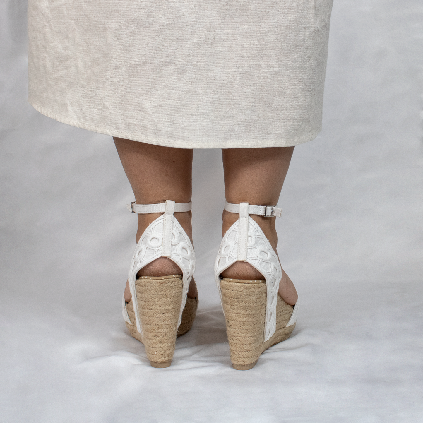 Sandalias de cuña colección Ibiza con detalle esparto