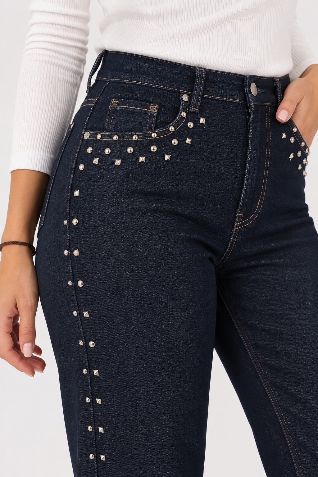 Pantalón vaquero de mujer tachuelas oscuro