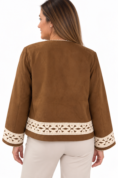 Chaqueta camel con detalles de crochet