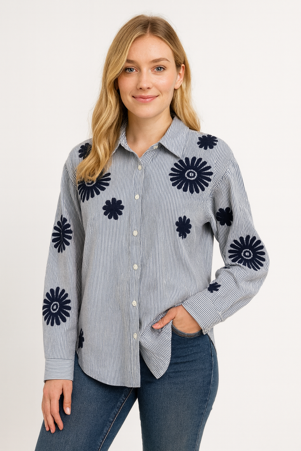 Camisa oversize de rayas con flores