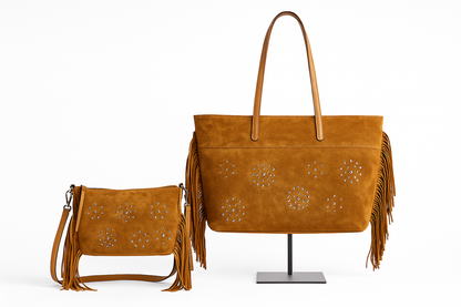 Bolso shopper de ante camel con flecos laterales y tachuelas