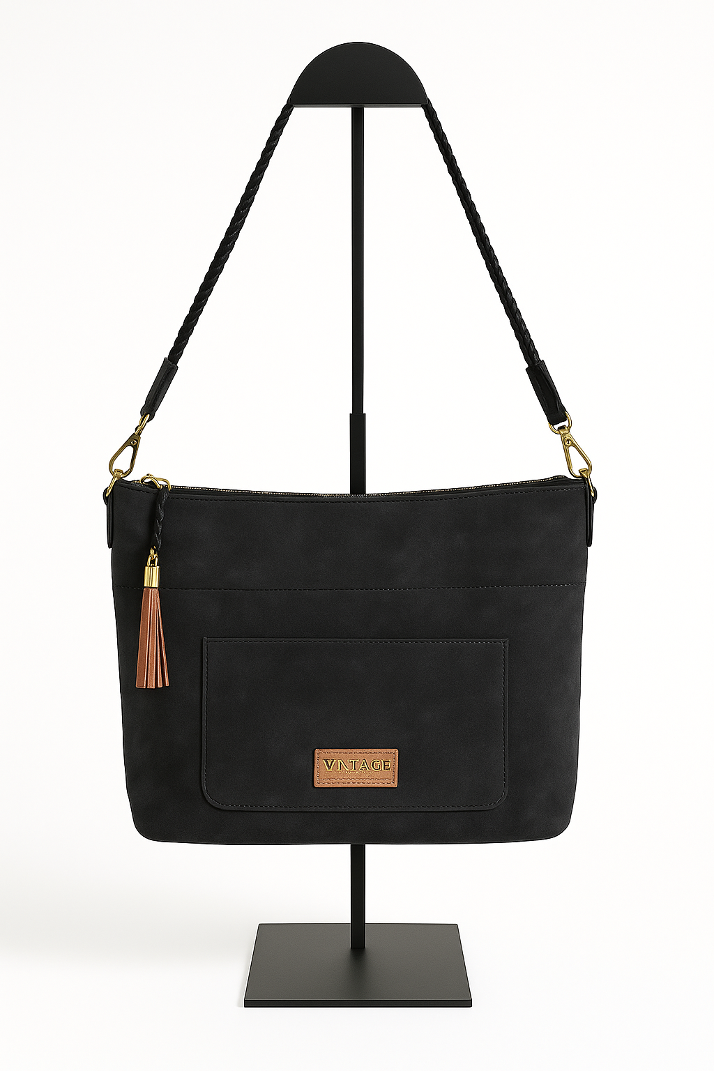 Bolso negro con bolsillo frontal y asa trenzada