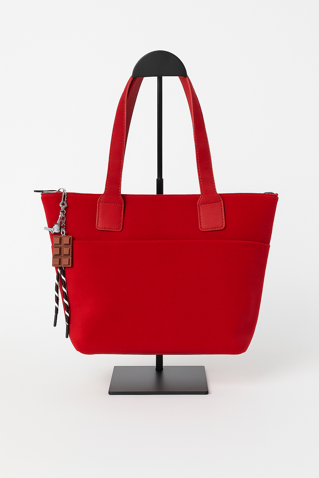 Bolso shopper rojo pequeño con asas rojas y llavero decorativo