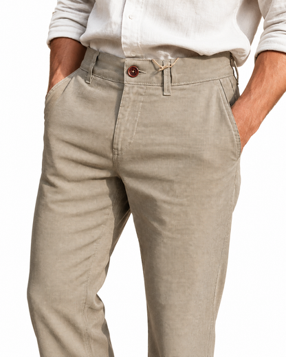 Pantalón chino modelo "Micropunto" beige