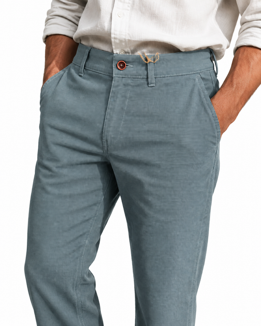 Pantalón chino modelo "Micropunto" azul humo