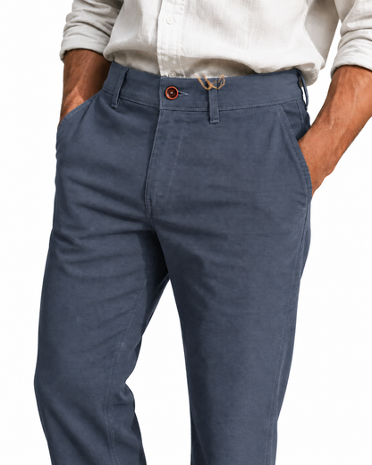 Pantalón chino modelo "Micropunto" azul marino