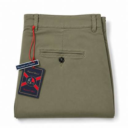 Pantalón chino modelo "Docke" verde kaki