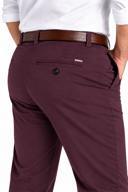Pantalón chino modelo "Docke" berenjena