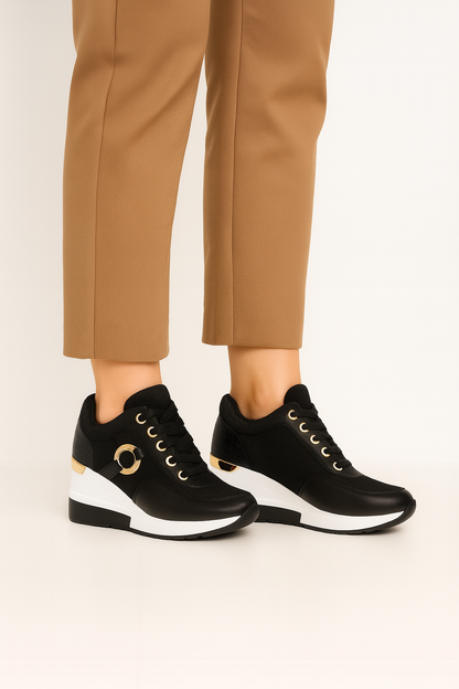 Deportivas mujer negra y blanca con cuña