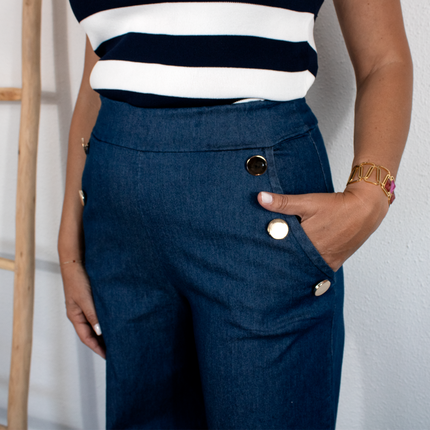 Pantalón con botones dorados 3 tonos