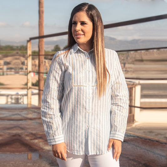 Camisa oversize de mujer rayas azules y detalles bordados