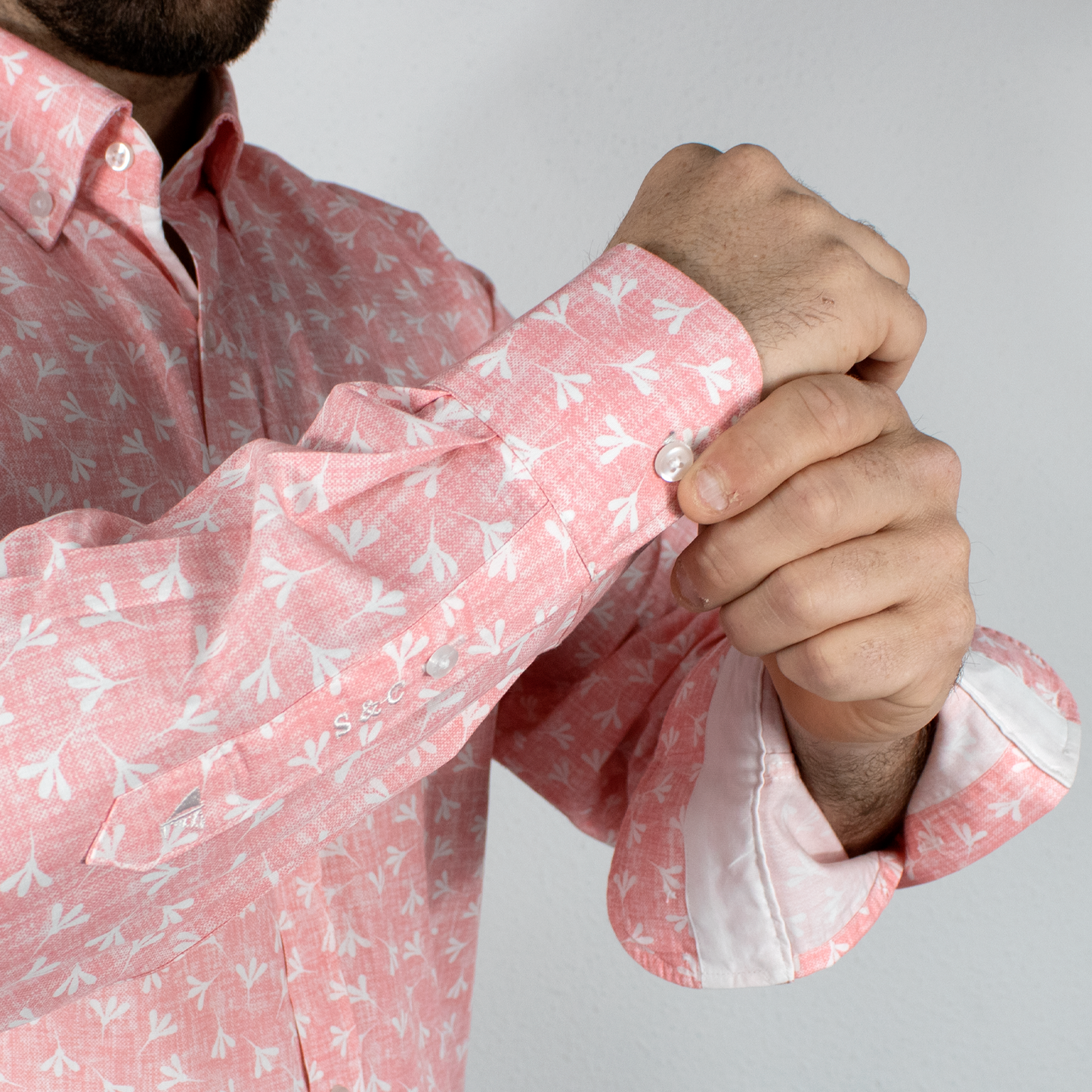 Camisa Hombre Manga Larga Rosa Flores Blancas