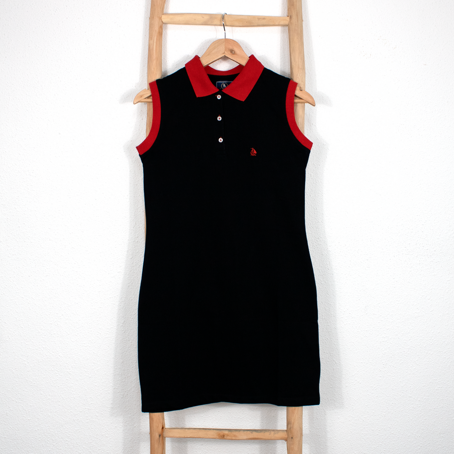 Vestido polo sin mangas negro