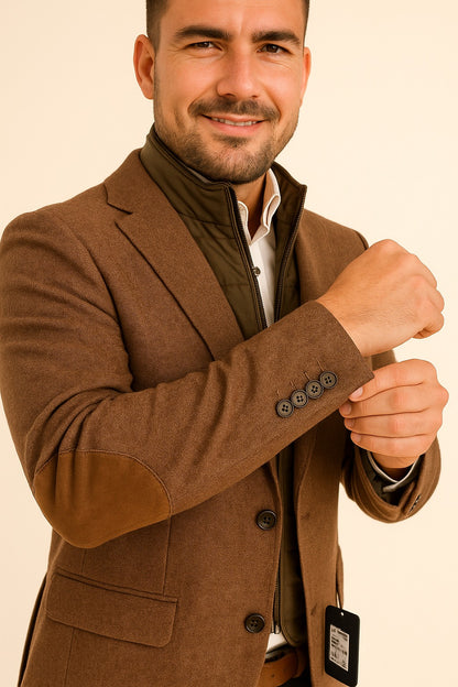 Americana jaspeada con coderas y detalle de chaleco marrón